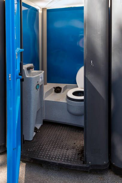 Best Porta potty rental near me  in Topeka, KS