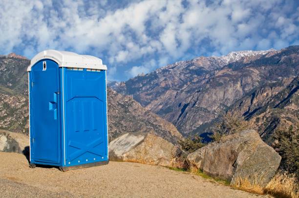 Best Porta potty delivery and setup  in Topeka, KS